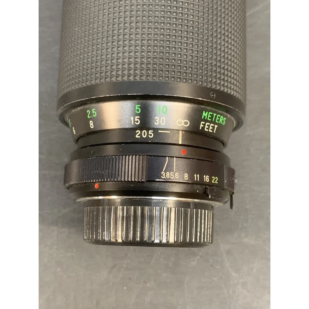 Vivitar 75-205mm 1: 3.8 MC Macro Focusing Zoom 62mm Lens + Skylight Filter
